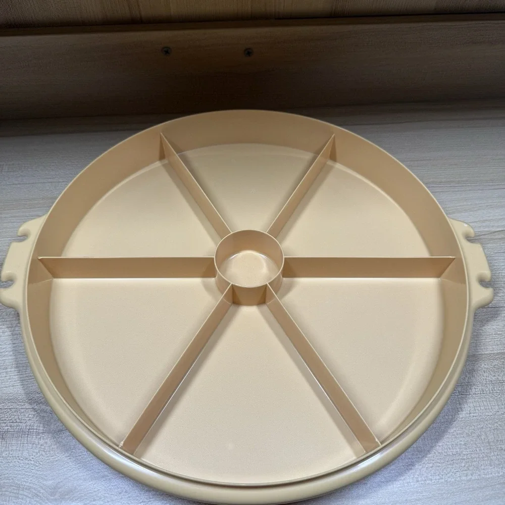 Tupperware vintage divided